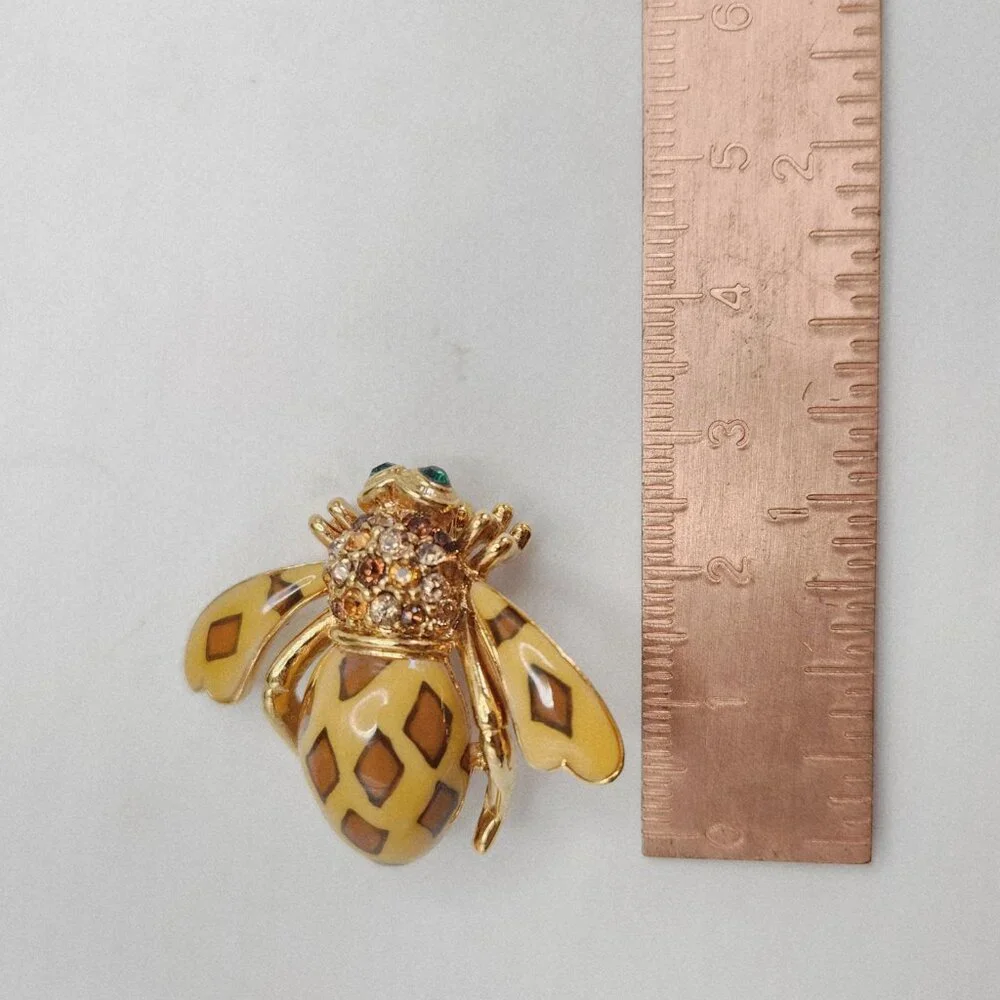 Vintage Joan Rivers Joan of the Jungle Bee Insect Yellow Enamel Brooch Pin